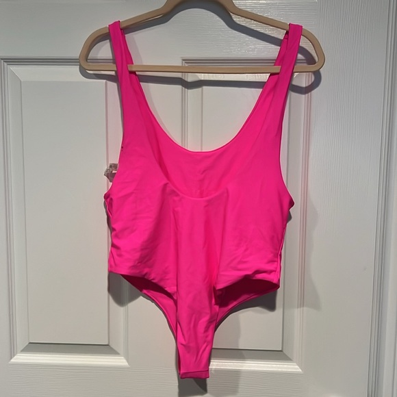 Neon pink swimsuit - Picture 3 of 3